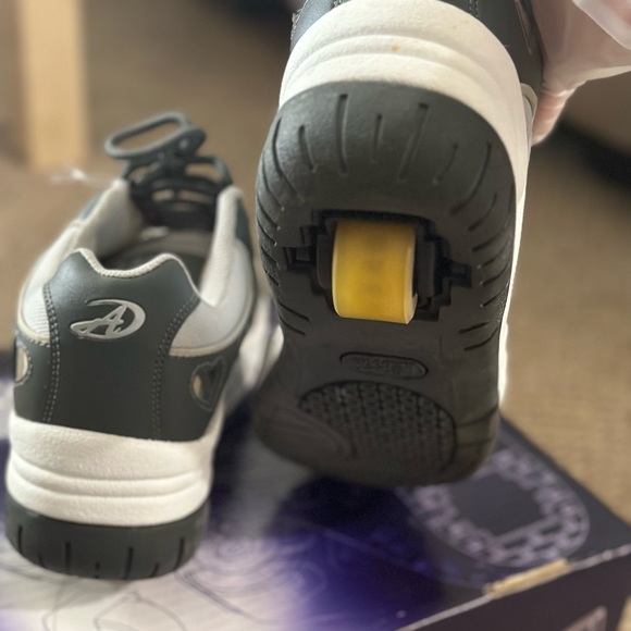 Roller Shoes - Picture 5 of 5